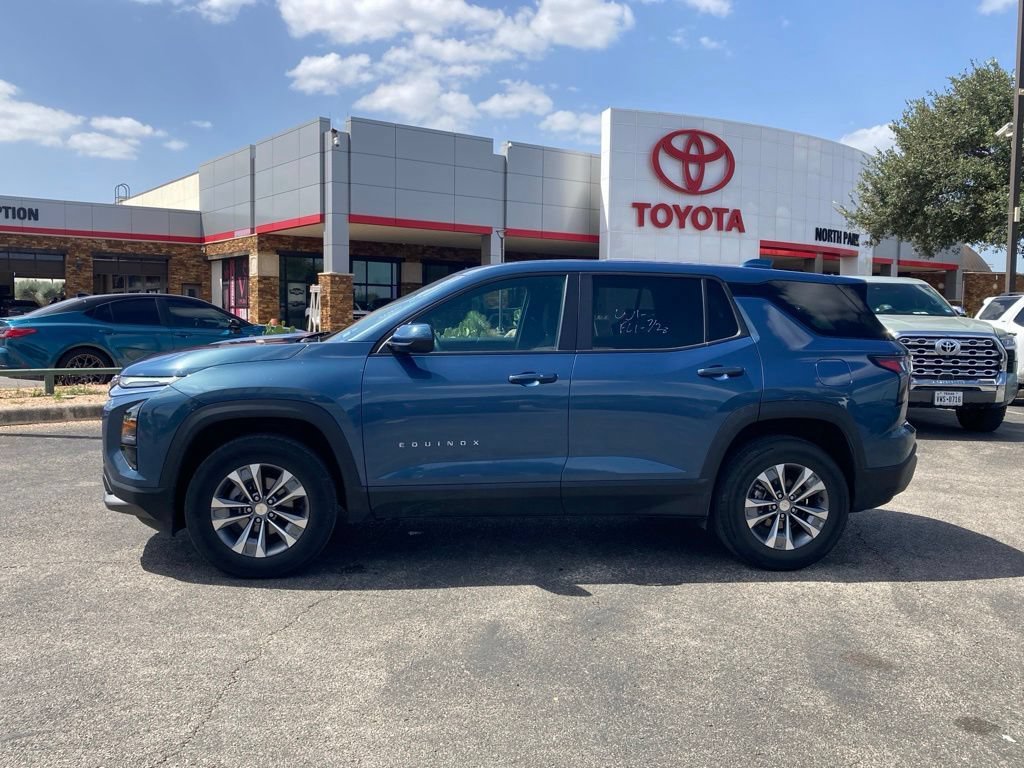 Used 2026 Chevrolet Equinox LT FWD image 6
