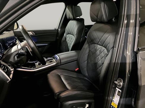 Used 2024 BMW X5 xDrive40i w/ M Sport Package AWD/4WD image 8
