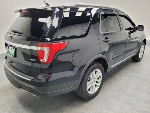 Used 2018 Ford Explorer XLT w/ Equipment Group 201A AWD/4WD image 10