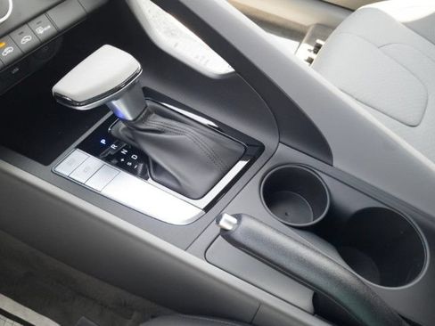 New 2026 Hyundai Elantra SE FWD image 23