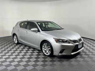 Used 2015 Lexus CT 200h image 1