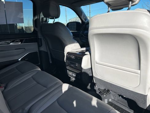 Used 2022 Jeep Wagoneer Series I image 33