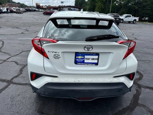 Used 2018 Toyota C-HR XLE FWD image 4