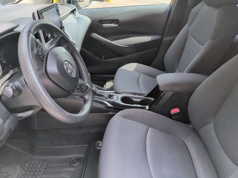 Used 2020 Toyota Corolla LE FWD image 5