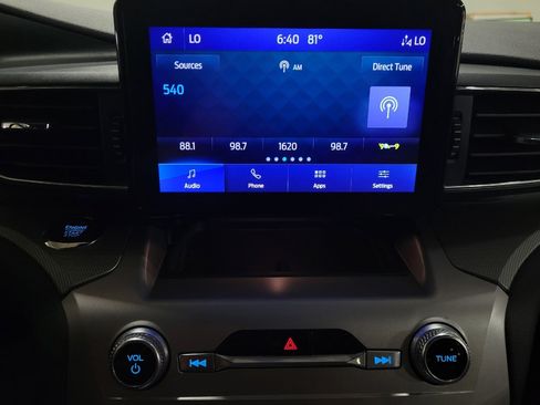 Used 2022 Ford Explorer XLT w/ Equipment Group 202A AWD/4WD image 25
