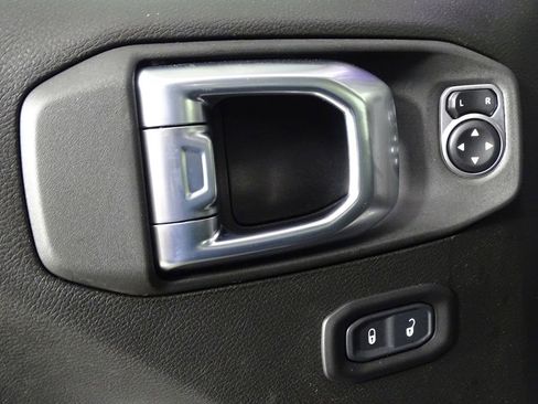 New 2026 Jeep Wrangler Unlimited Rubicon image 17