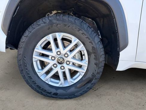 Used 2022 Toyota Tundra SR5 AWD/4WD image 14