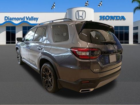 New 2025 Honda Pilot Touring image 5
