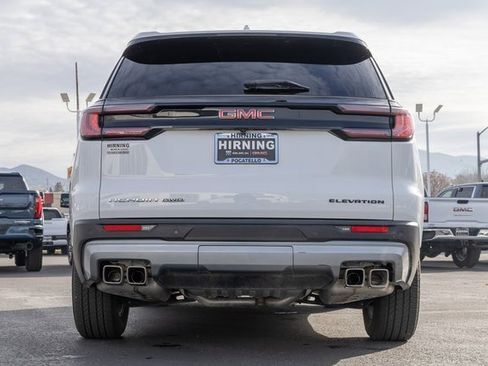 Used 2025 GMC Acadia Elevation image 31