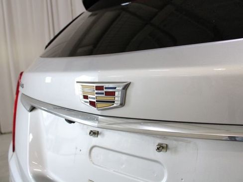Used 2018 Cadillac XT5 Luxury w/ Driver Awareness Package FWD image 33