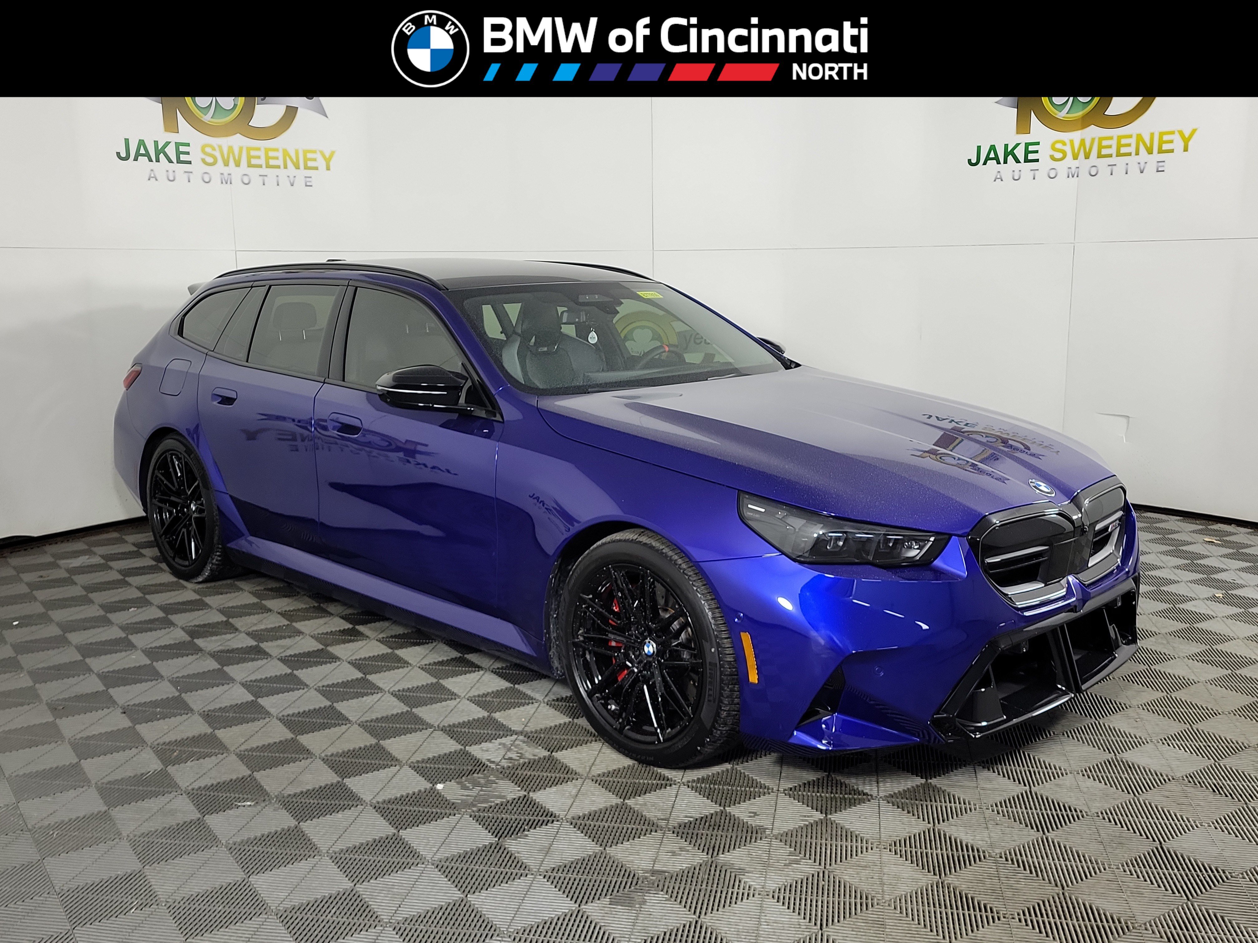 Used 2026 BMW M5 Touring AWD/4WD image 1