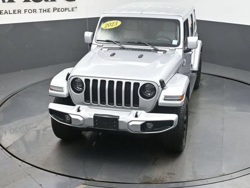 Used 2023 Jeep Wrangler Unlimited Sahara AWD/4WD image 40