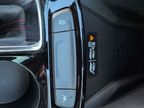 Used 2026 Chevrolet Trax RS w/ Sunroof Package image 21