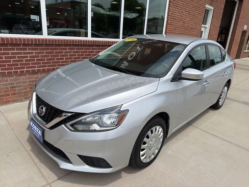 Used 2016 Nissan Sentra S FWD image 5