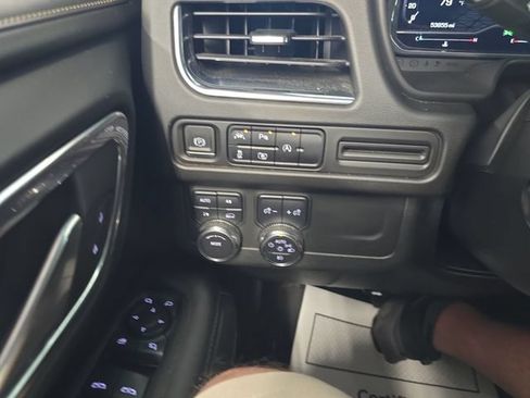 Certified 2023 GMC Yukon SLT w/ SLT Luxury Package AWD/4WD image 21