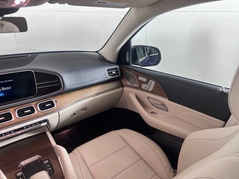 Used 2021 Mercedes-Benz GLS 450 4MATIC image 25