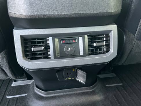 Used 2025 Ford F250 Lariat AWD/4WD image 41