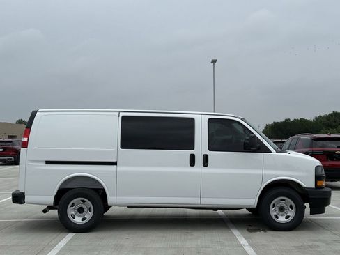 New 2026 Chevrolet Express 2500 RWD image 3
