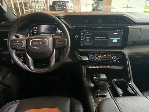 Used 2023 GMC Sierra 1500 AT4 w/ AT4 Premium Package AWD/4WD image 13