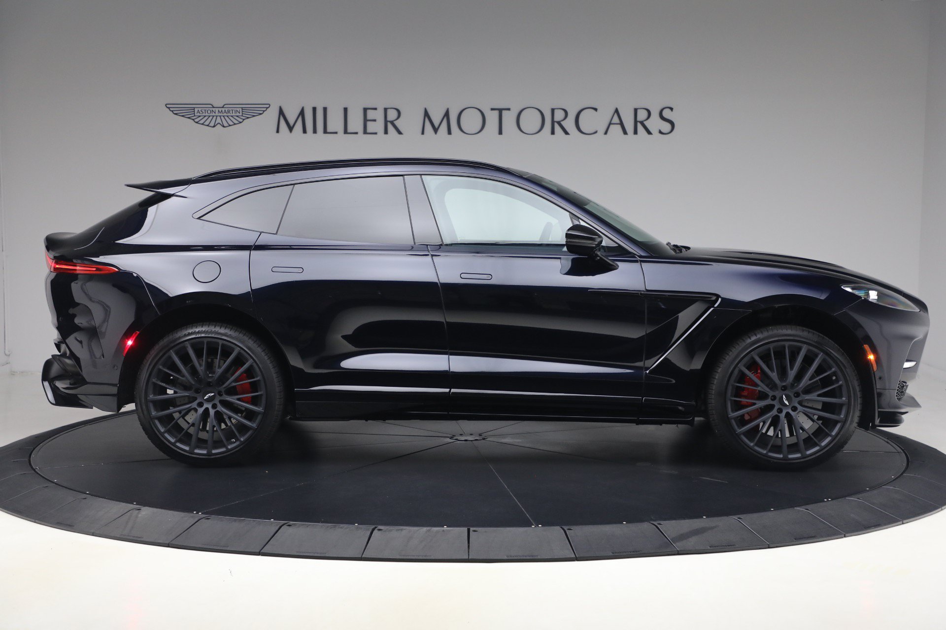 Used 2025 Aston Martin DBX 707 AWD/4WD image 11