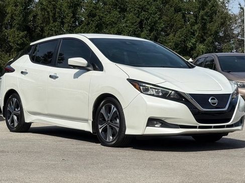 Used 2021 Nissan Leaf SV w/ SV Technology Package FWD image 8