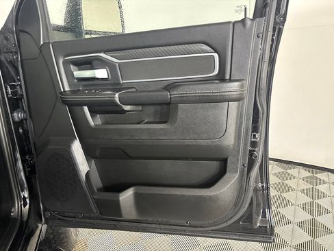 Used 2025 RAM 2500 Big Horn AWD/4WD image 28