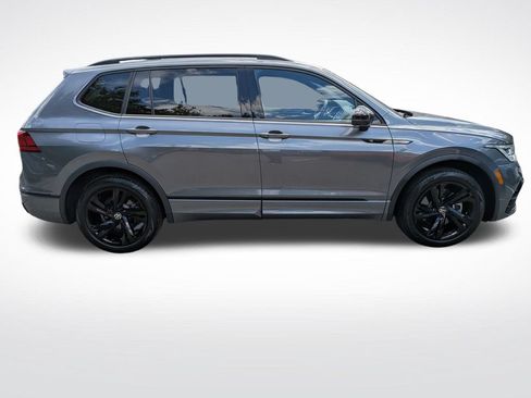 Used 2023 Volkswagen Tiguan SE R-Line FWD image 2