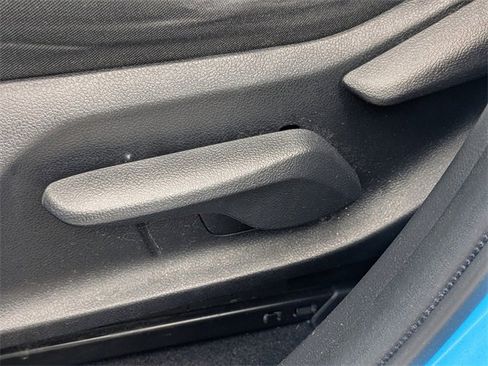 Used 2021 Toyota RAV4 LE image 19