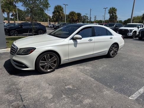 Used 2019 Mercedes-Benz S 560 Sedan image 4