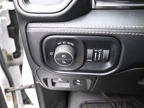 Used 2023 RAM 1500 Limited w/ Body-Colour Bumper Group AWD/4WD image 16