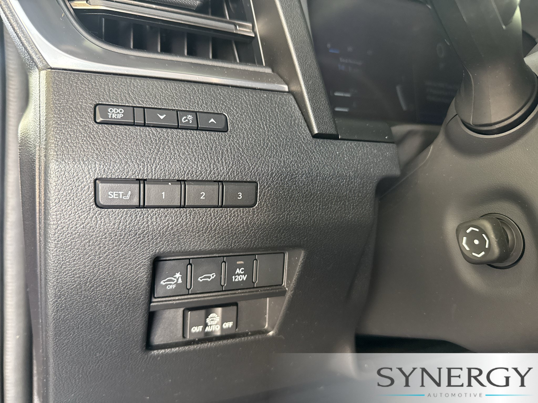 Used 2024 Lexus GX 550 w/ Accessory Package (Z1) AWD/4WD image 23