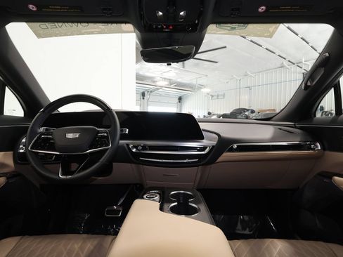 Certified 2026 Cadillac Lyriq Signature Luxury w/ Nappa Leather Package AWD/4WD image 28