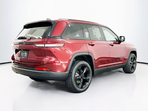 Used 2023 Jeep Grand Cherokee Limited w/ Black Appearance Package AWD/4WD image 9