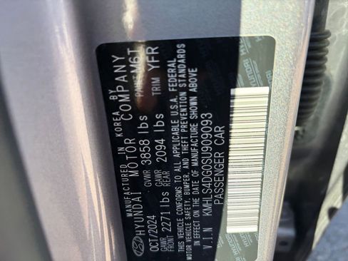 Used 2025 Hyundai Elantra SEL image 29