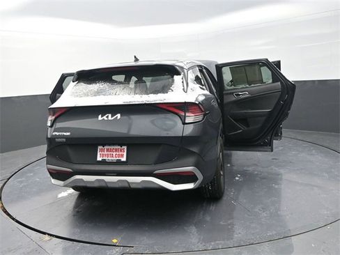 Used 2024 Kia Sportage LX image 40