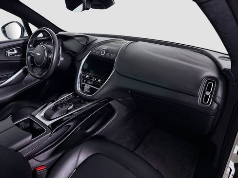 Used 2021 Aston Martin DBX image 29