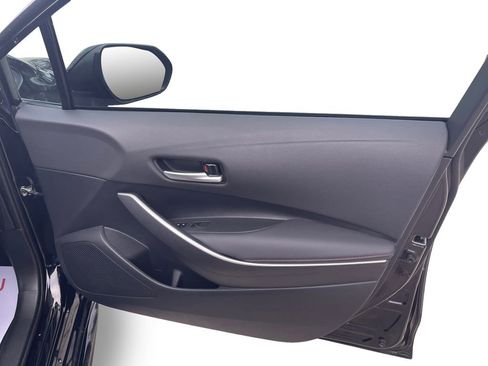 Used 2025 Toyota Corolla SE image 17