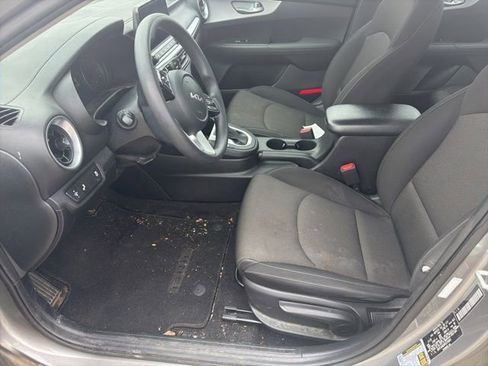 Used 2023 Kia Forte LXS w/ LXS Technology Package image 5