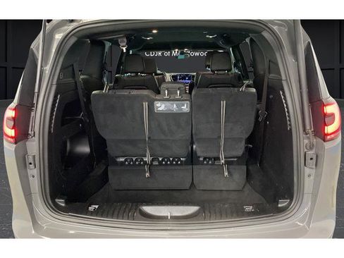Used 2021 Chrysler Pacifica Touring-L w/ S Appearance Package FWD image 27