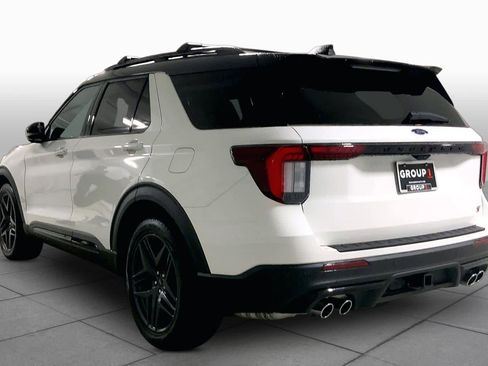 Used 2025 Ford Explorer ST AWD/4WD image 11