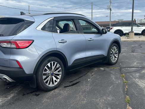 Used 2022 Ford Escape Titanium w/ Class II Trailer Tow Package image 5