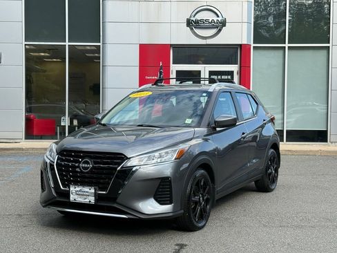 Used 2023 Nissan Kicks SV w/ Exterior Package FWD image 1