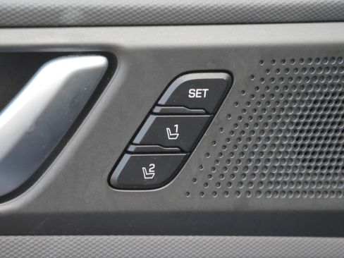 Used 2018 Hyundai Ioniq Limited w/ Limited Ultimate Package 03 image 34