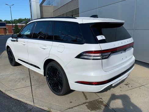 New 2026 Lincoln Aviator Reserve w/ Jet Appearance Package AWD/4WD image 10