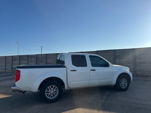 Used 2016 Nissan Frontier SV RWD image 21
