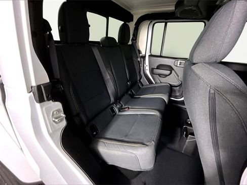 New 2025 Jeep Gladiator Sport image 11