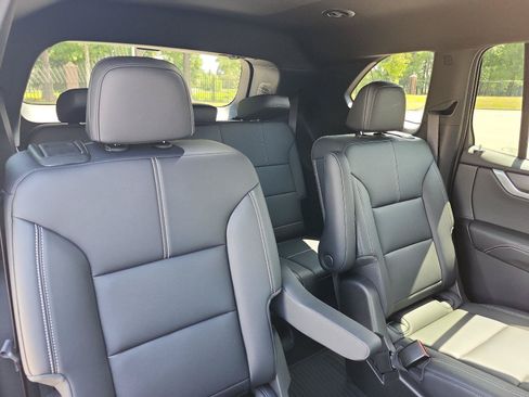 Certified 2026 GMC Acadia Elevation w/ Black Edition FWD image 8