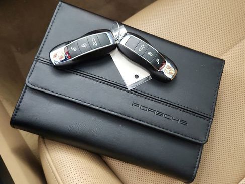 Used 2014 Porsche 911 Turbo S image 45