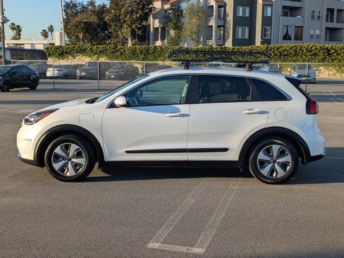 Used 2018 Kia Niro EX Premium image 9