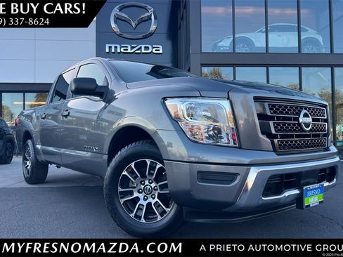 Used 2022 Nissan Titan SV image 1